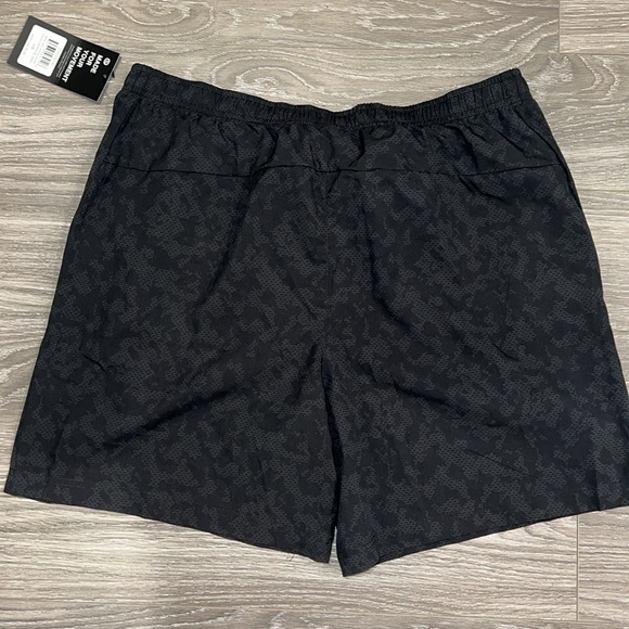 Etoic running shorts. Size L. NWT - Picture 4 of 4